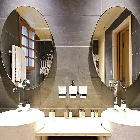 Le Vieux Logis Hotel 3*